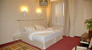 Гостиница Бристоль Краснодар Улучшенный двухместный номер с 1 кроватью-3
